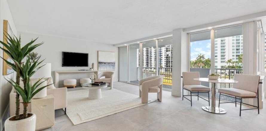 Condominio en Fort Lauderdale, Florida, 2 dormitorios  № 2249464