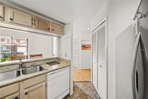Condo in Apopka, Florida, 2 bedrooms  № 2229856 - photo 16