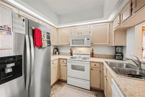 Condo in Apopka, Florida, 2 bedrooms  № 2229856 - photo 12