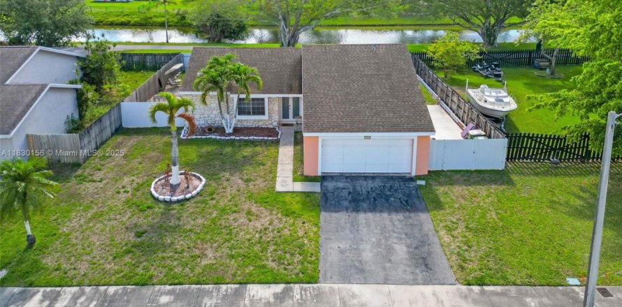 Villa ou maison à Homestead, Floride 3 chambres, 128.95 m2 № 1940153