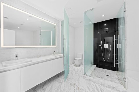 Condo in Fort Lauderdale, Florida, 3 bedrooms № 2146380 - photo 23