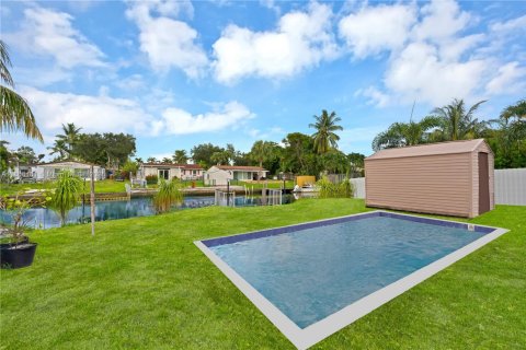 House in Hollywood, Florida 2 bedrooms, 95.13 sq.m. № 2077024 - photo 22