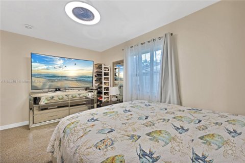 House in Hollywood, Florida 2 bedrooms, 95.13 sq.m. № 2077024 - photo 16