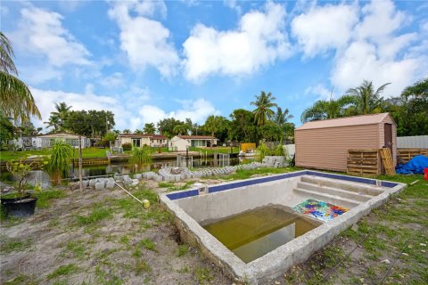 House in Hollywood, Florida 2 bedrooms, 95.13 sq.m. № 2077024 - photo 23
