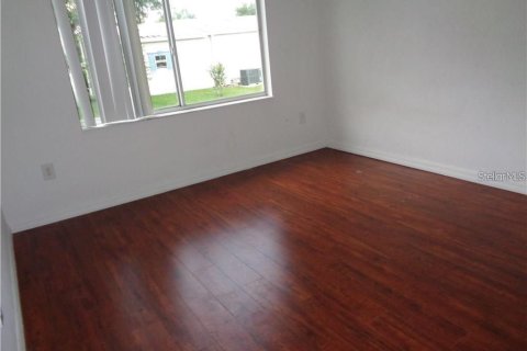 Townhouse in Davenport, Florida 4 bedrooms, 168.25 sq.m. № 1913625 - photo 2