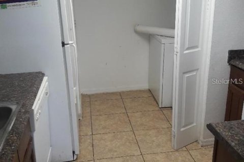 Townhouse in Davenport, Florida 4 bedrooms, 168.25 sq.m. № 1913625 - photo 3