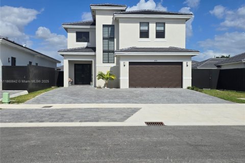 Casa en venta en Miami, Florida, 4 dormitorios, 295.52 m2 № 1889223 - foto 2