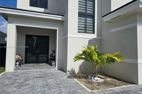 Casa en venta en Miami, Florida, 4 dormitorios, 295.52 m2 № 1889223 - foto 5
