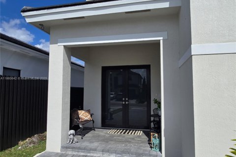 Casa en venta en Miami, Florida, 4 dormitorios, 295.52 m2 № 1889223 - foto 6