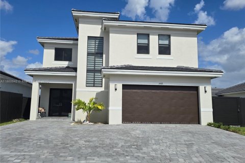 Casa en venta en Miami, Florida, 4 dormitorios, 295.52 m2 № 1889223 - foto 1