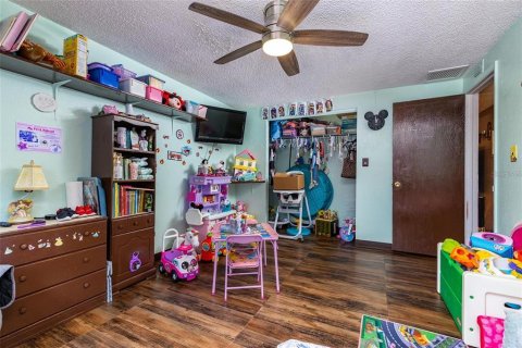 House in Seminole, Florida 4 bedrooms, 159.14 sq.m. № 2202605 - photo 17