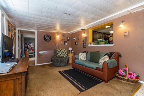 House in Seminole, Florida 4 bedrooms, 159.14 sq.m. № 2202605 - photo 10