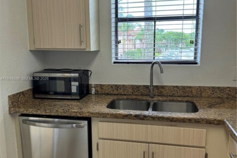 Copropriété à louer à Miami, Floride: 1 chambre, 69.4 m2 № 2001065 - photo 19