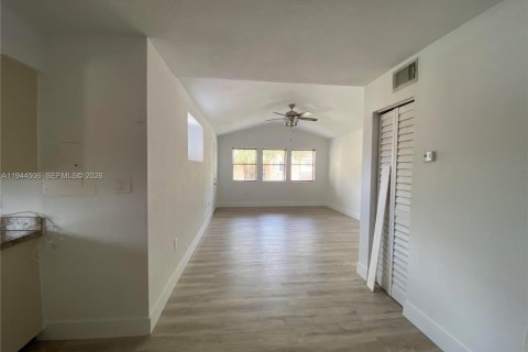 Copropriété à louer à Miami, Floride: 1 chambre, 69.4 m2 № 2001065 - photo 5