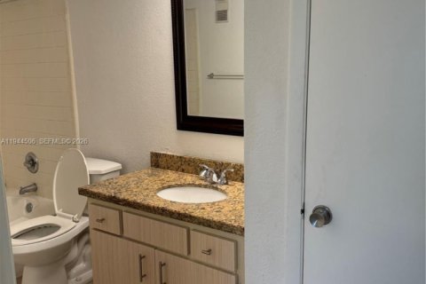 Copropriété à louer à Miami, Floride: 1 chambre, 69.4 m2 № 2001065 - photo 21