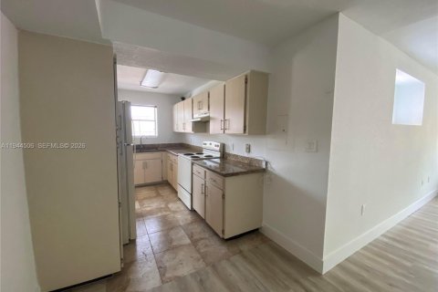 Copropriété à louer à Miami, Floride: 1 chambre, 69.4 m2 № 2001065 - photo 6