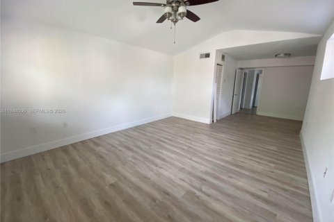 Copropriété à louer à Miami, Floride: 1 chambre, 69.4 m2 № 2001065 - photo 3