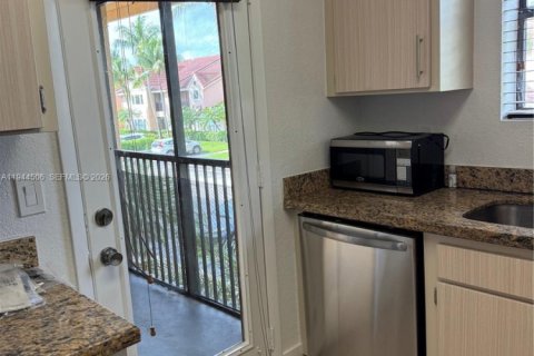 Copropriété à louer à Miami, Floride: 1 chambre, 69.4 m2 № 2001065 - photo 14