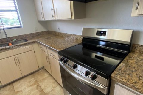 Copropriété à louer à Miami, Floride: 1 chambre, 69.4 m2 № 2001065 - photo 26