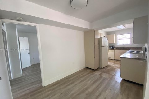 Copropriété à louer à Miami, Floride: 1 chambre, 69.4 m2 № 2001065 - photo 4