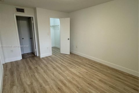 Copropriété à louer à Miami, Floride: 1 chambre, 69.4 m2 № 2001065 - photo 25