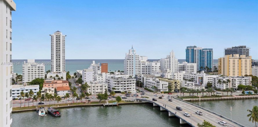 Condo in Miami Beach, Florida, 1 bedroom  № 2004818