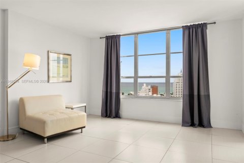 Condo in Miami Beach, Florida, 1 bedroom  № 2004818 - photo 6
