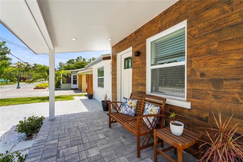 House in Sarasota, Florida 3 bedrooms, 170.94 sq.m. № 1737109 - photo 4