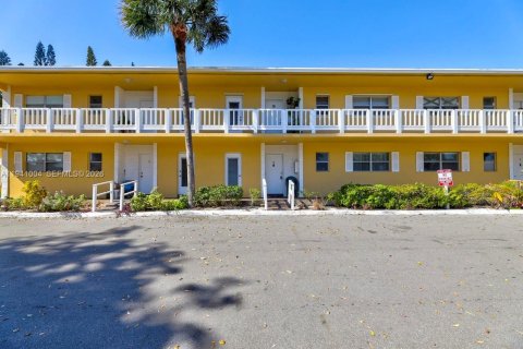 Condominio en Deerfield Beach, Florida, 2 dormitorios  № 1998082