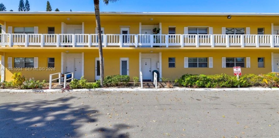 Condominio en Deerfield Beach, Florida, 2 dormitorios № 1998082