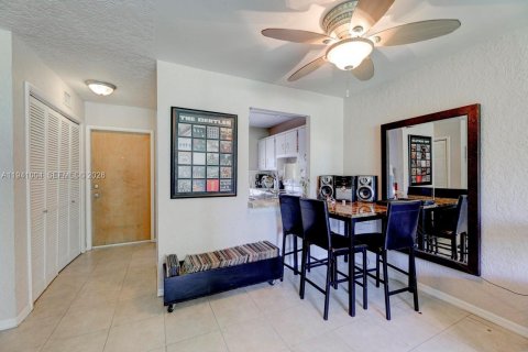 Condominio en alquiler en Deerfield Beach, Florida, 2 dormitorios, 78.04 m2 № 1998082 - foto 3