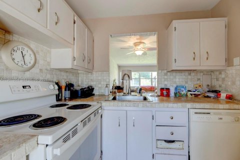 Condominio en alquiler en Deerfield Beach, Florida, 2 dormitorios, 78.04 m2 № 1998082 - foto 2