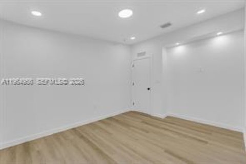 Villa ou maison à louer à Miami, Floride: 3 chambres № 2027082 - photo 7