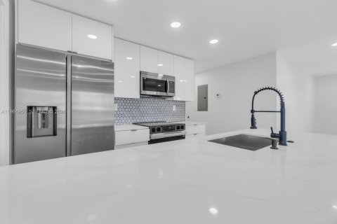 Villa ou maison à louer à Miami, Floride: 3 chambres № 2027082 - photo 4