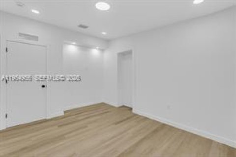 Villa ou maison à louer à Miami, Floride: 3 chambres № 2027082 - photo 8