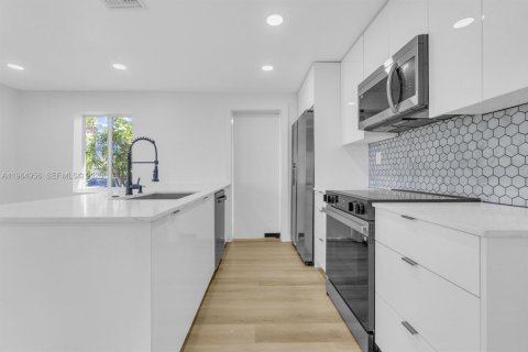 Villa ou maison à louer à Miami, Floride: 3 chambres № 2027082 - photo 5