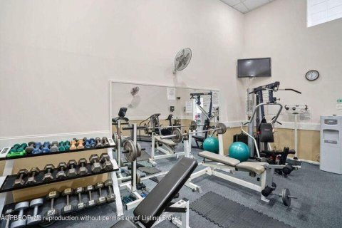 Condo in South Palm Beach, Florida, 1 bedroom  № 1120035 - photo 1
