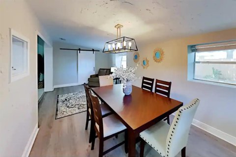 House in Tampa, Florida 3 bedrooms, 142.05 sq.m. № 1795810 - photo 11