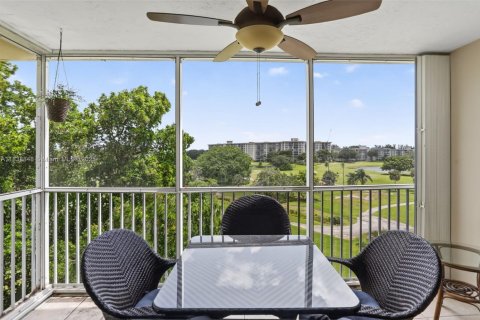 Condo in Pompano Beach, Florida, 2 bedrooms  № 1847658 - photo 25
