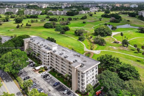Condo in Pompano Beach, Florida, 2 bedrooms  № 1847658 - photo 30
