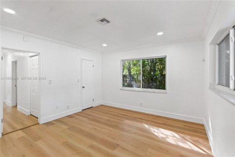 Casa en venta en Fort Lauderdale, Florida, 3 dormitorios, 195.37 m2 № 2017908 - foto 25