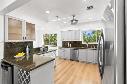 Casa en venta en Fort Lauderdale, Florida, 3 dormitorios, 195.37 m2 № 2017908 - foto 11