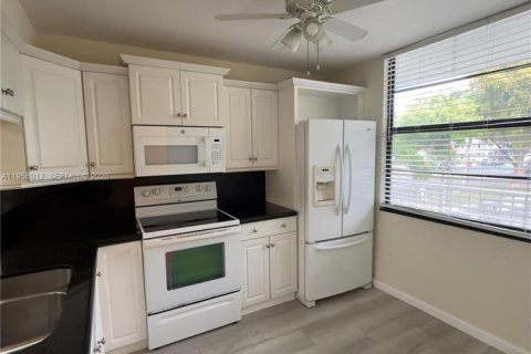 Condominio en alquiler en Davie, Florida, 2 dormitorios, 128.67 m2 № 2010430 - foto 3