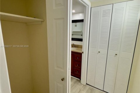 Condominio en alquiler en Davie, Florida, 2 dormitorios, 128.67 m2 № 2010430 - foto 14