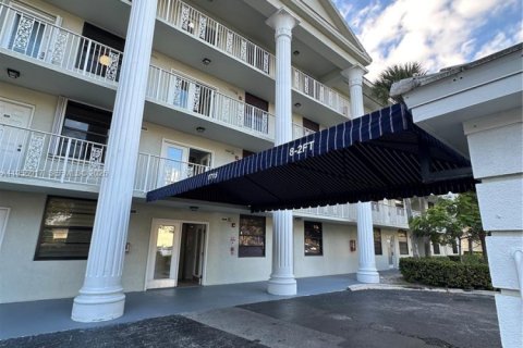Condominio en Davie, Florida, 2 dormitorios  № 2010430