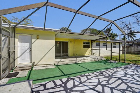 Купить виллу или дом в Катлер-Бей, Флорида 4 спальни, 147.53м2, № 2043408 - фото 16