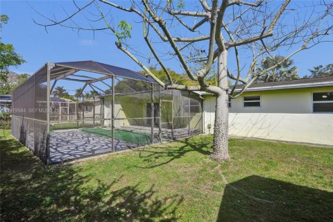 Купить виллу или дом в Катлер-Бей, Флорида 4 спальни, 147.53м2, № 2043408 - фото 17