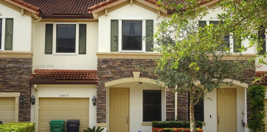 Touwnhouse à Miami, Floride 3 chambres, 138.24 m2 № 1846321