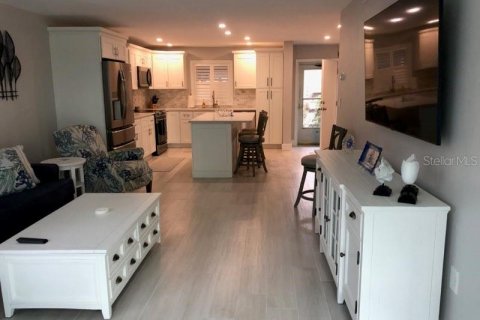 Condo in Sarasota, Florida, 2 bedrooms  № 721114 - photo 6