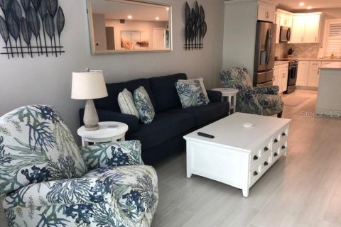 Condo in Sarasota, Florida, 2 bedrooms  № 721114 - photo 7